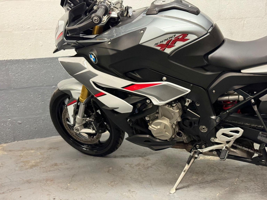 BMW S1000XR