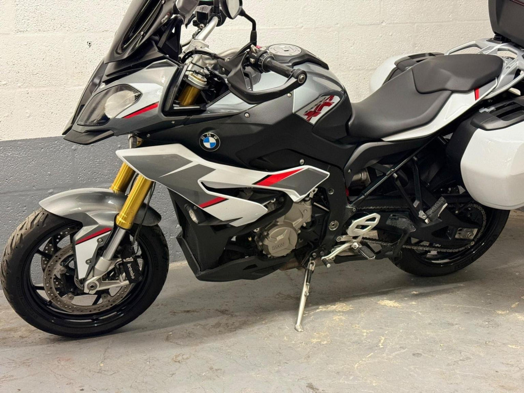 BMW S1000XR