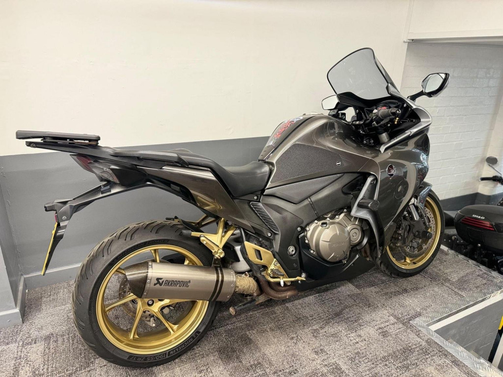 HONDA VFR1200F