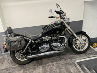 TRIUMPH Bonneville