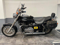 TRIUMPH Bonneville