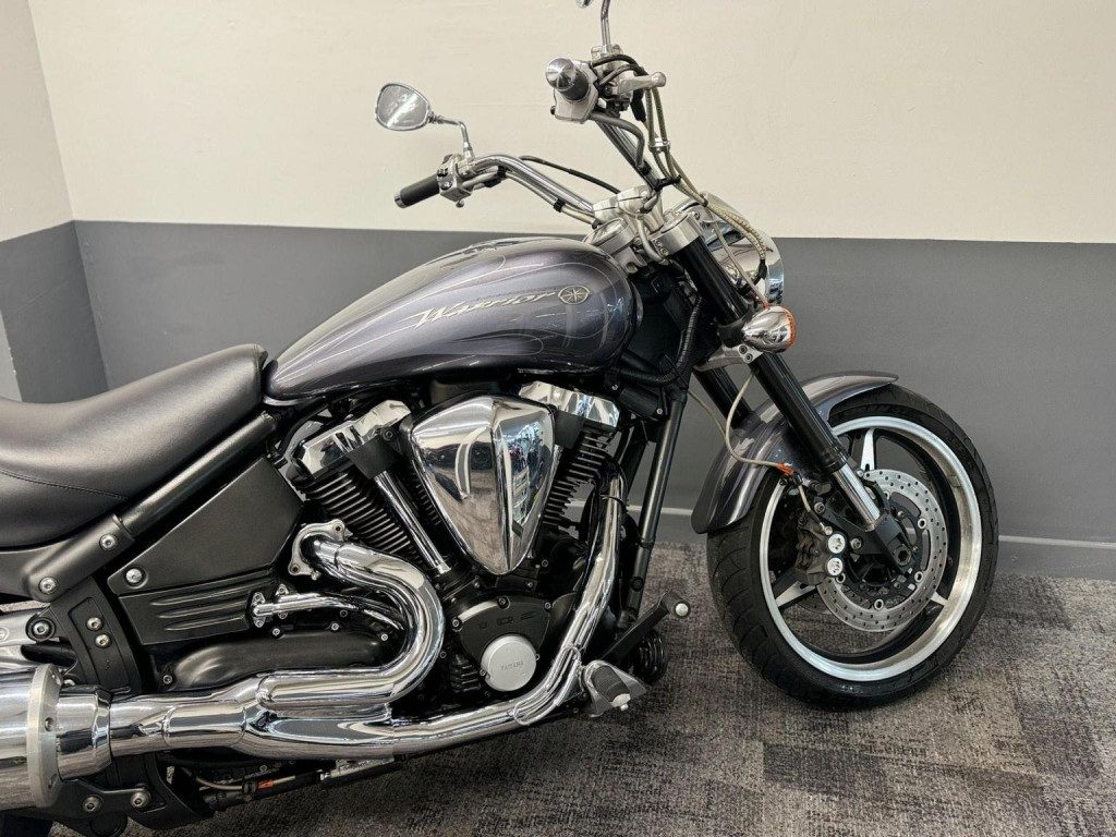 YAMAHA XV1700