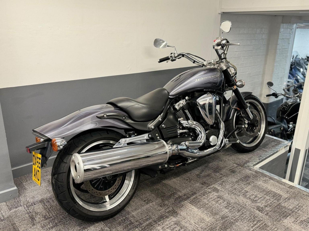 YAMAHA XV1700