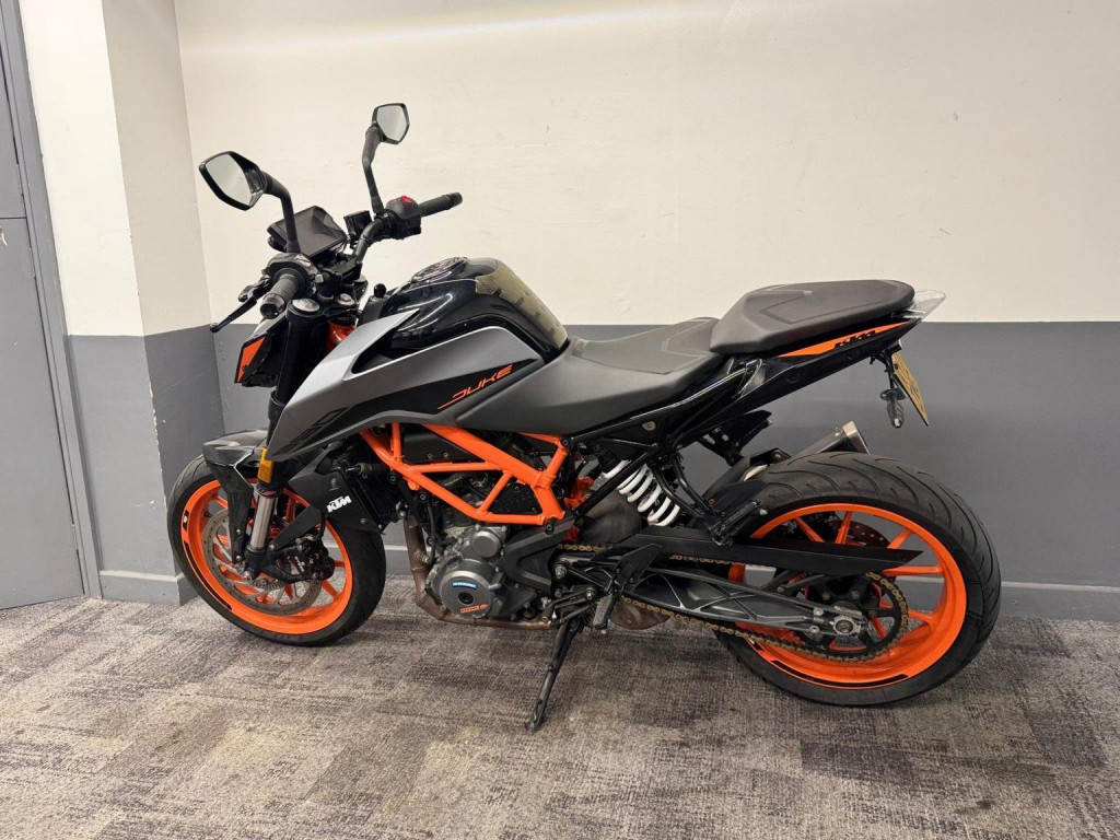 KTM 390 DUKE