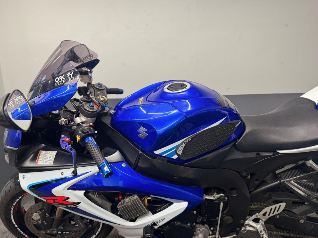 SUZUKI GSXR750