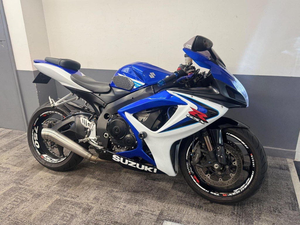 SUZUKI GSXR750