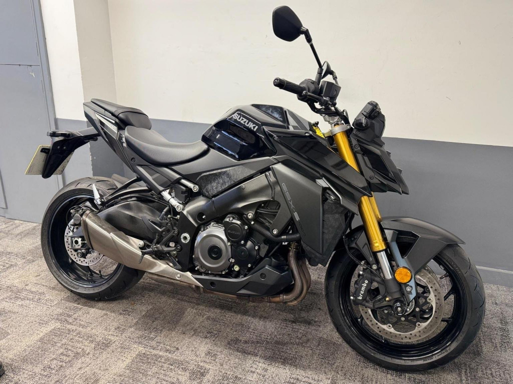 SUZUKI GSX-S1000