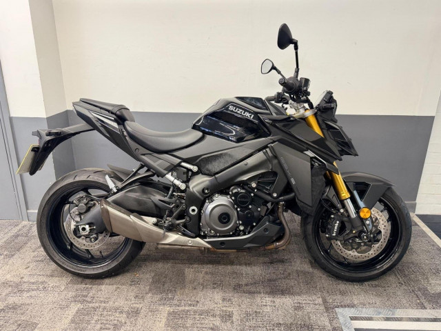 SUZUKI GSX-S1000