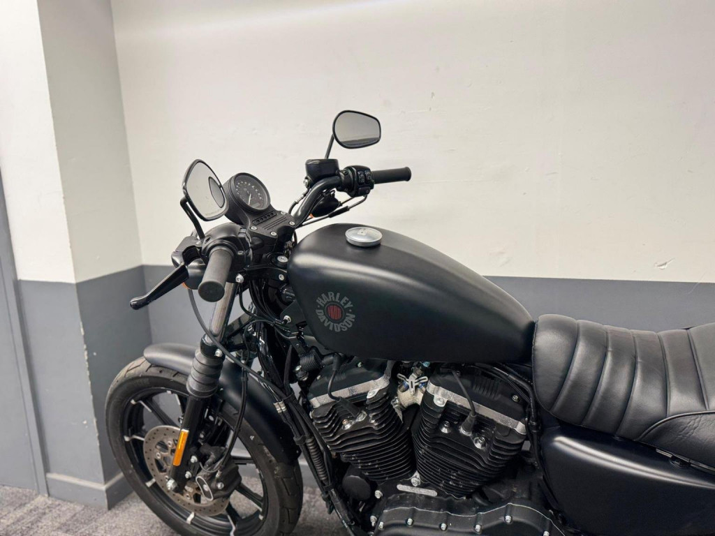 HARLEY-DAVIDSON Sportster