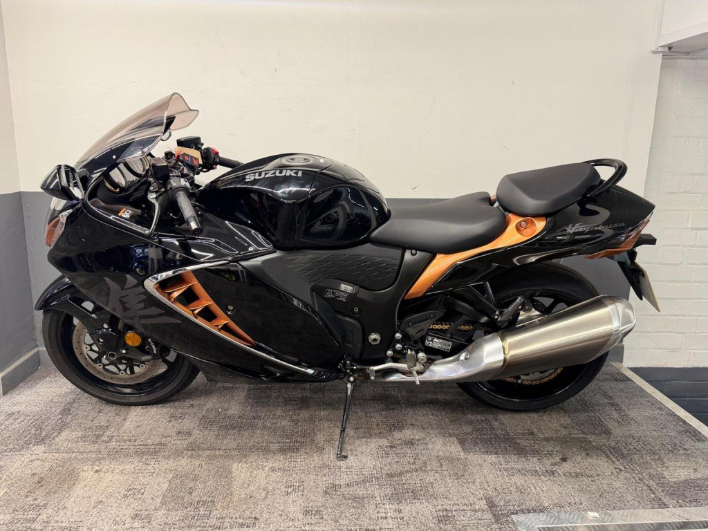 SUZUKI GSX1300R Hayabusa