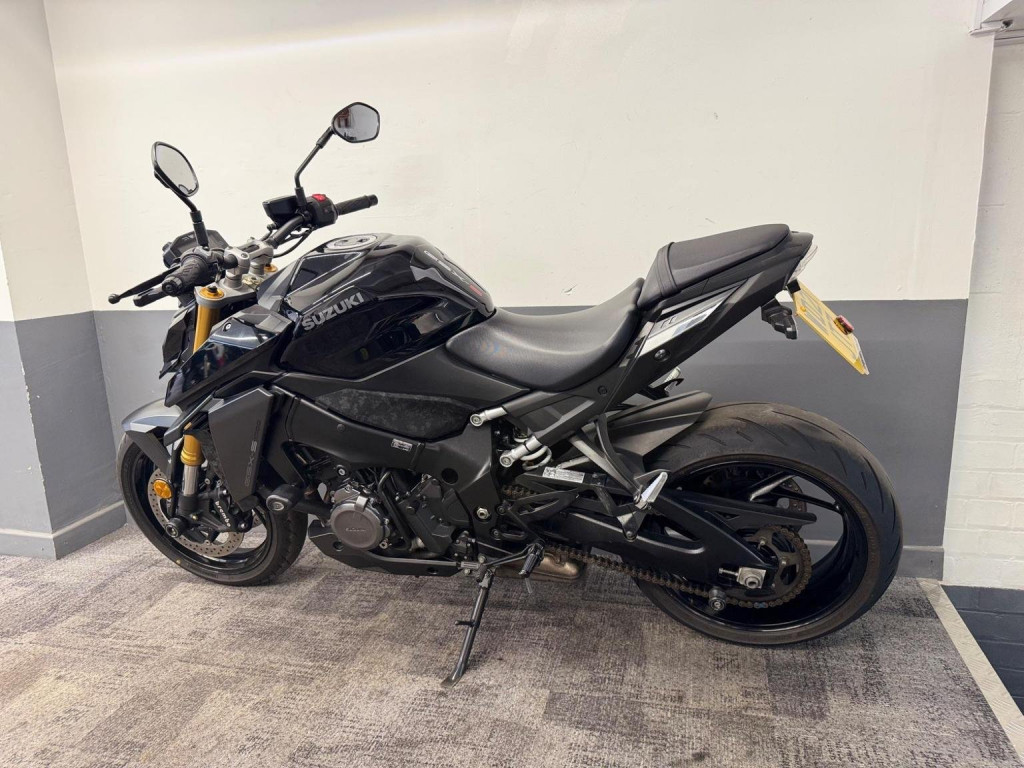 SUZUKI GSX-S1000