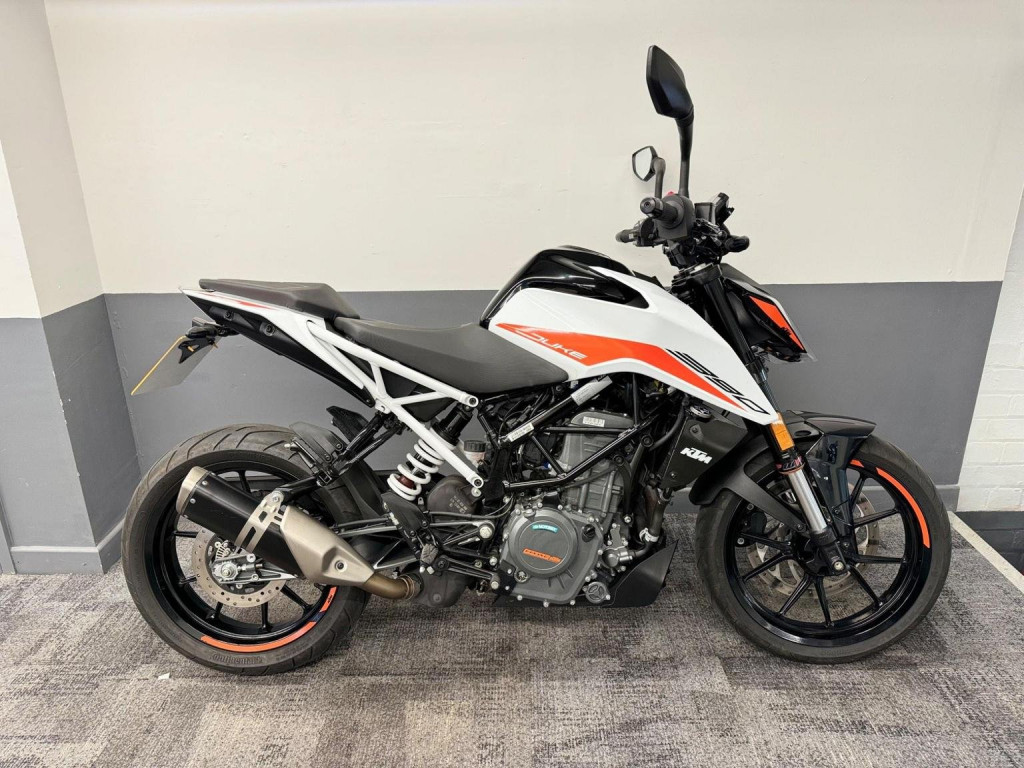 KTM 390 DUKE