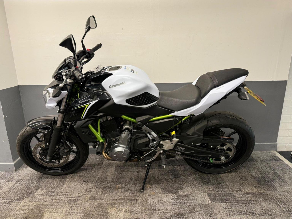 KAWASAKI Z650