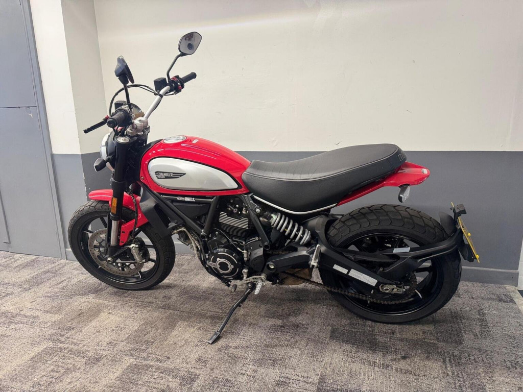 DUCATI SCRAMBLER 800