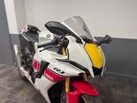 YAMAHA R1