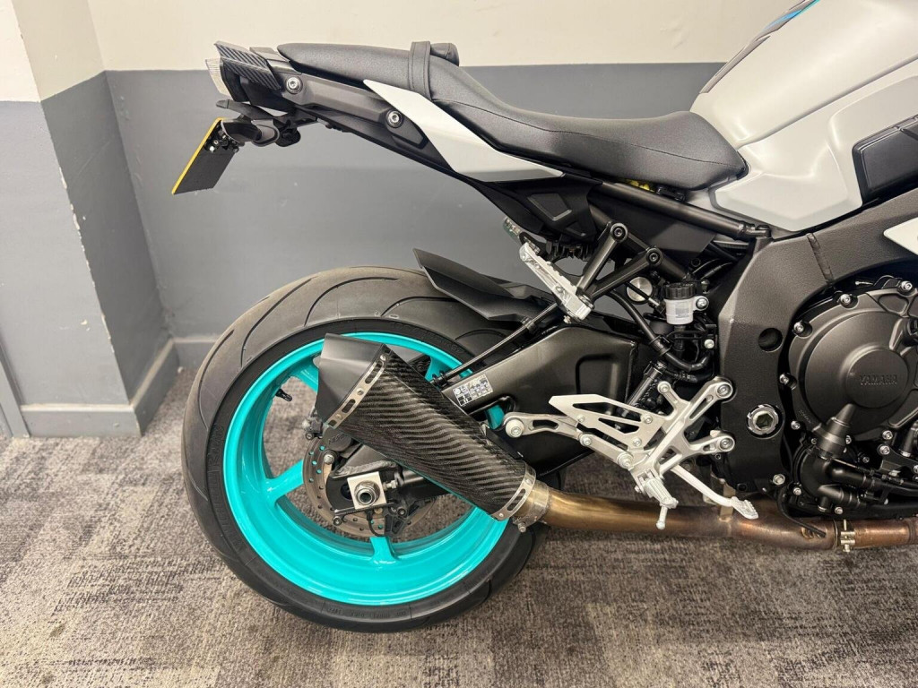 YAMAHA MT-10