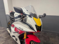 YAMAHA R7