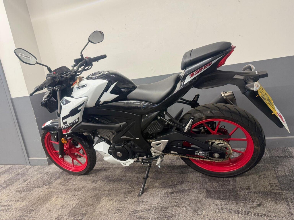 SUZUKI GSX-S125
