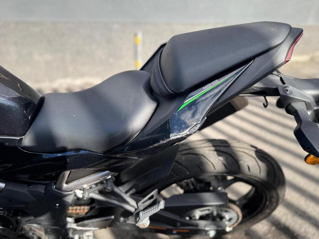 KAWASAKI Z125