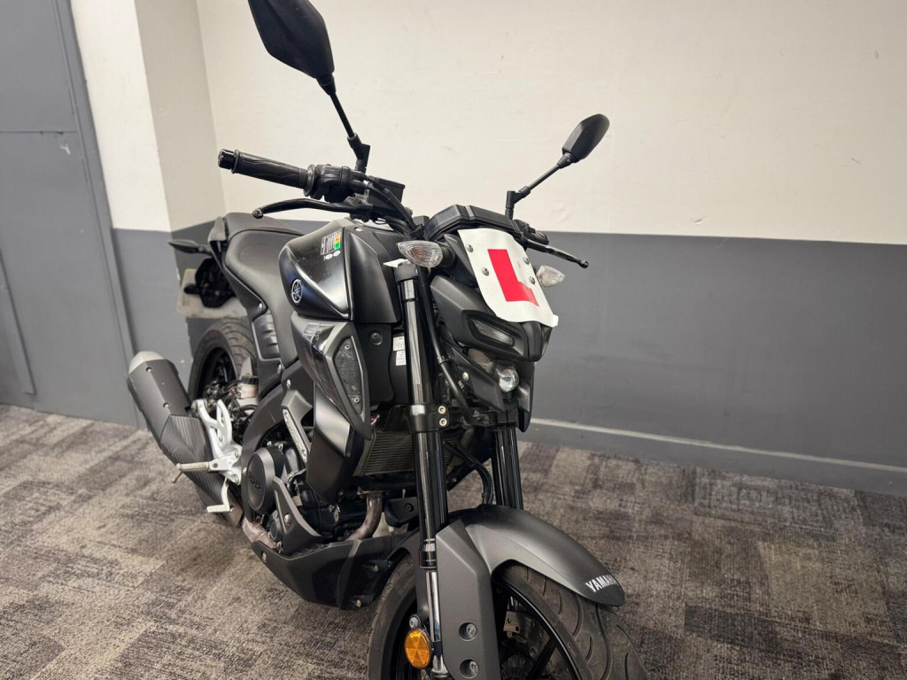 YAMAHA MT-125