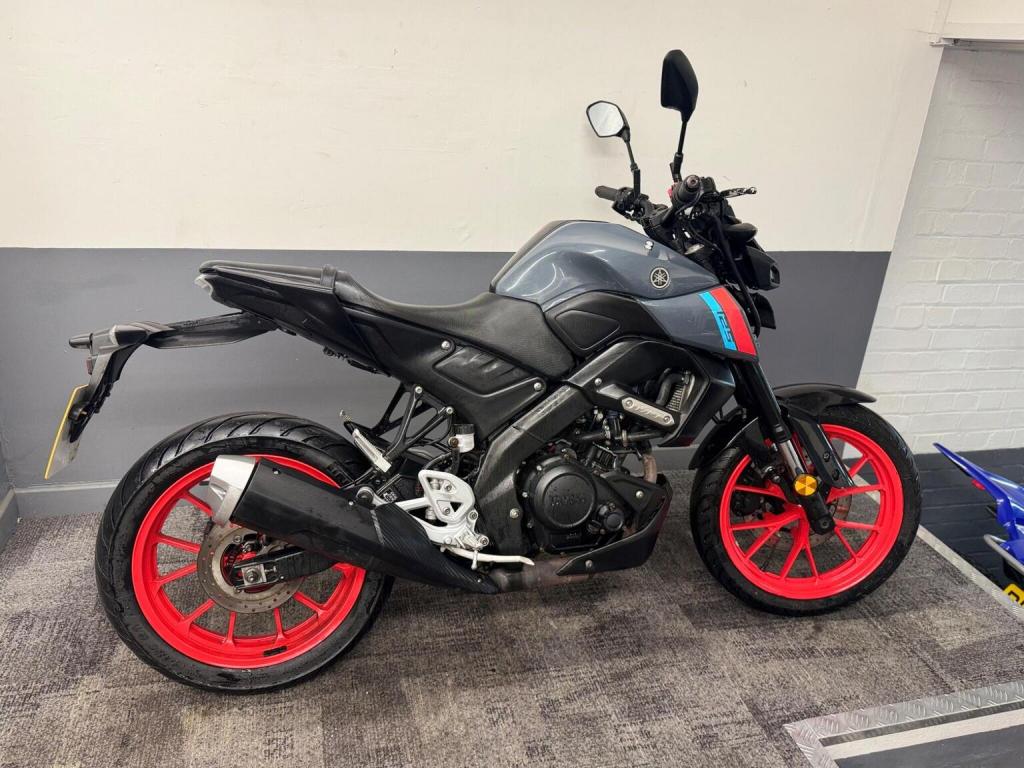 YAMAHA MT-125