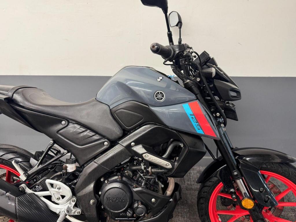 YAMAHA MT-125