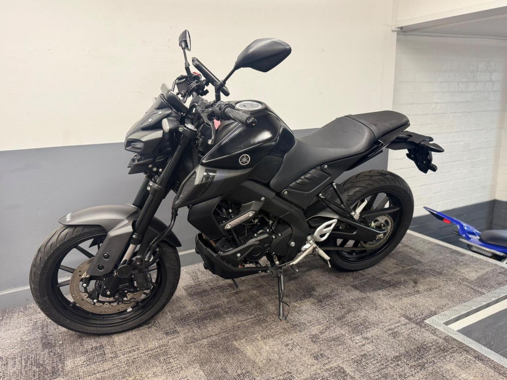 YAMAHA MT-125