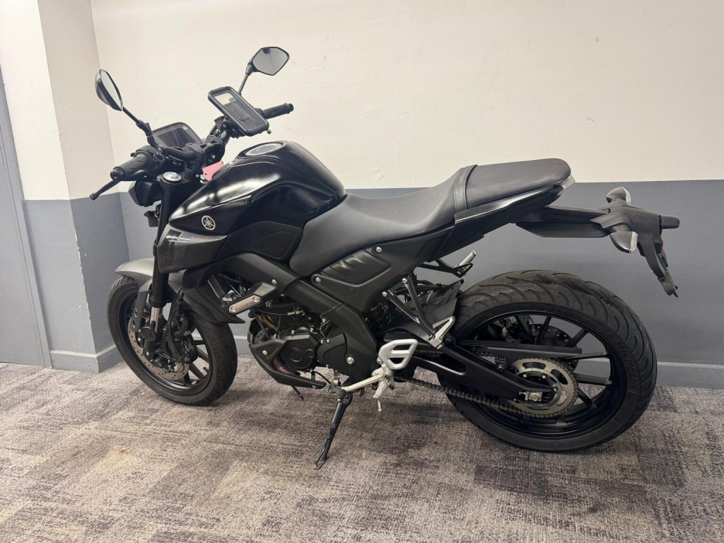 YAMAHA MT-125