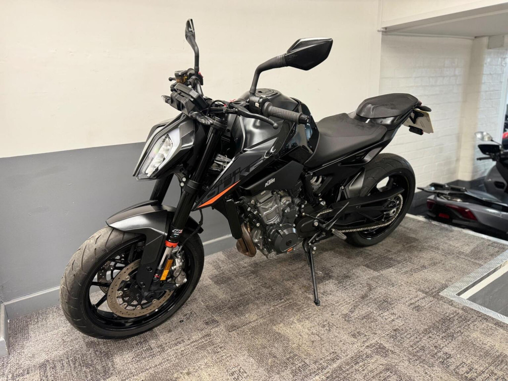 KTM 890 DUKE