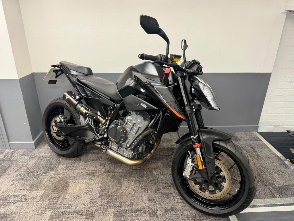KTM 890 DUKE