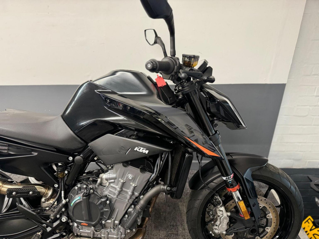 KTM 890 DUKE