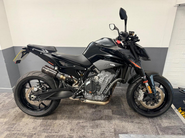 KTM 890 DUKE