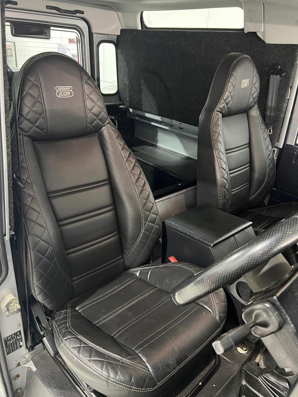 LAND ROVER DEFENDER