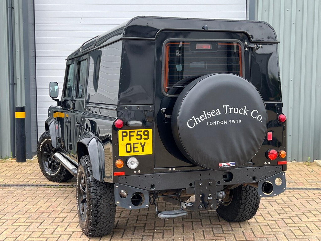 LAND ROVER DEFENDER 110
