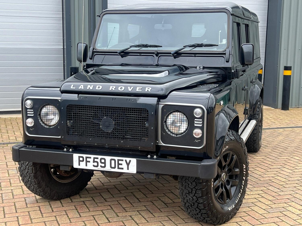 LAND ROVER DEFENDER 110