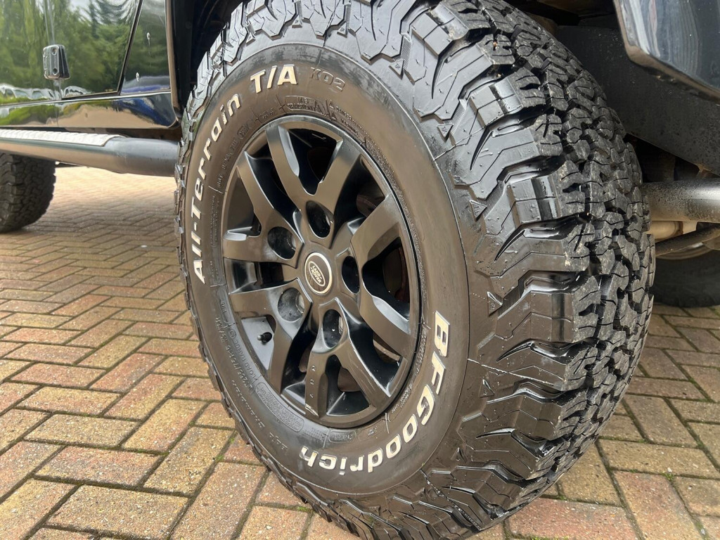 LAND ROVER DEFENDER 110