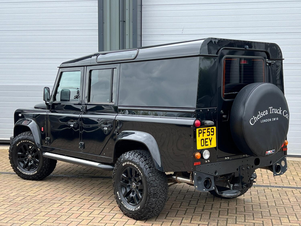 LAND ROVER DEFENDER 110