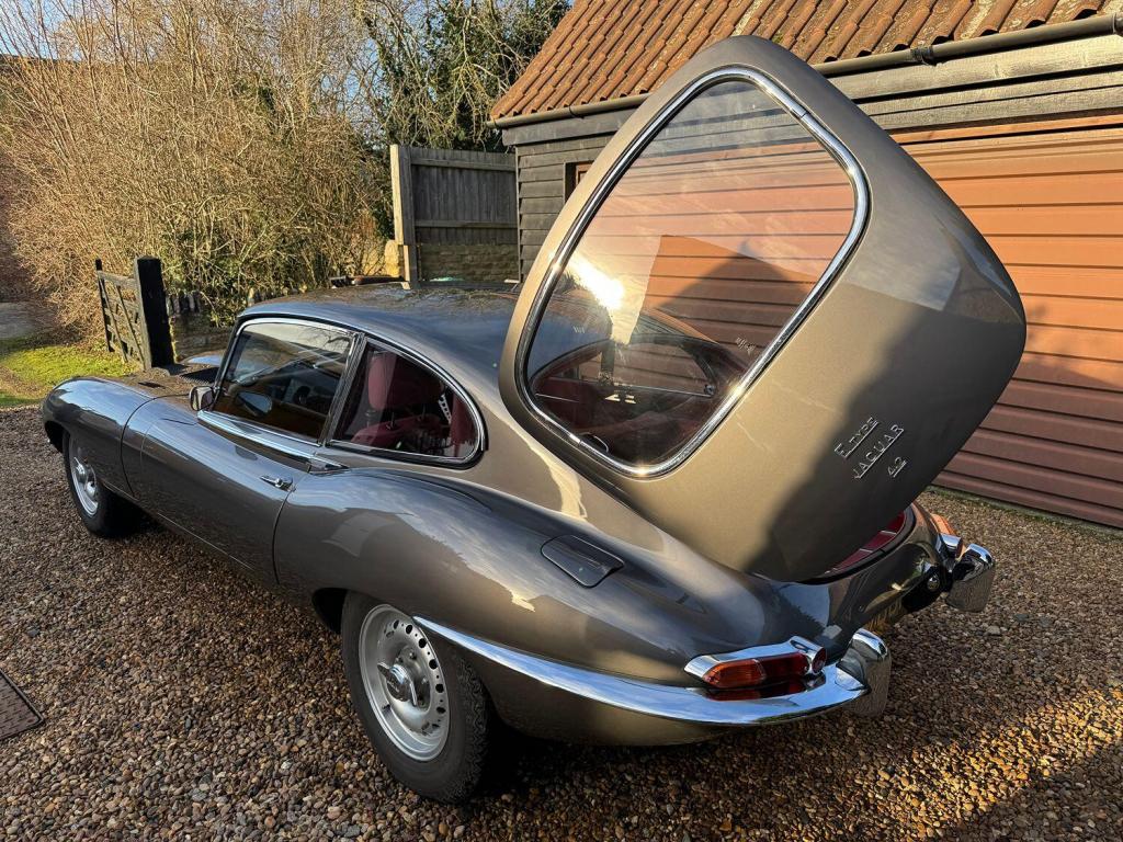 JAGUAR E-TYPE