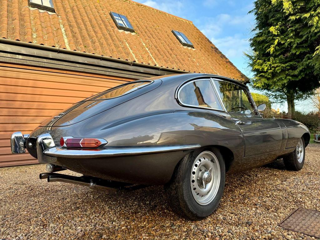 JAGUAR E-TYPE