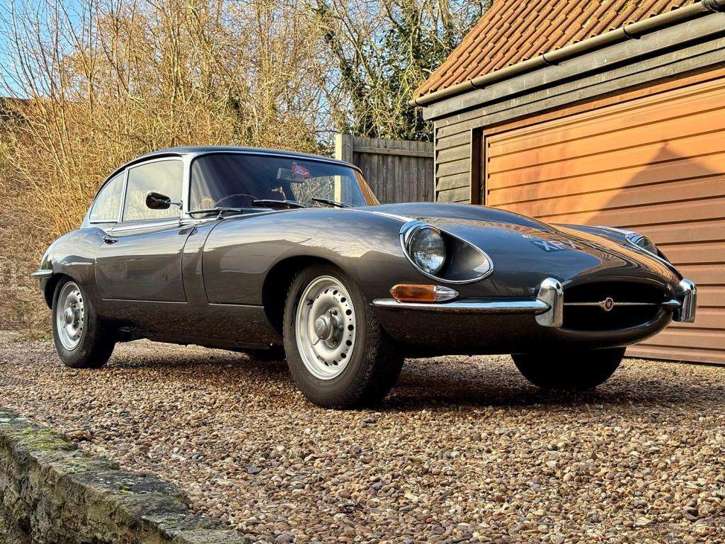 JAGUAR E-TYPE
