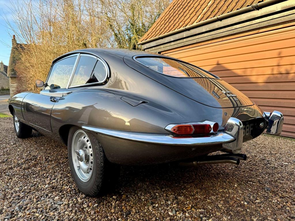 JAGUAR E-TYPE