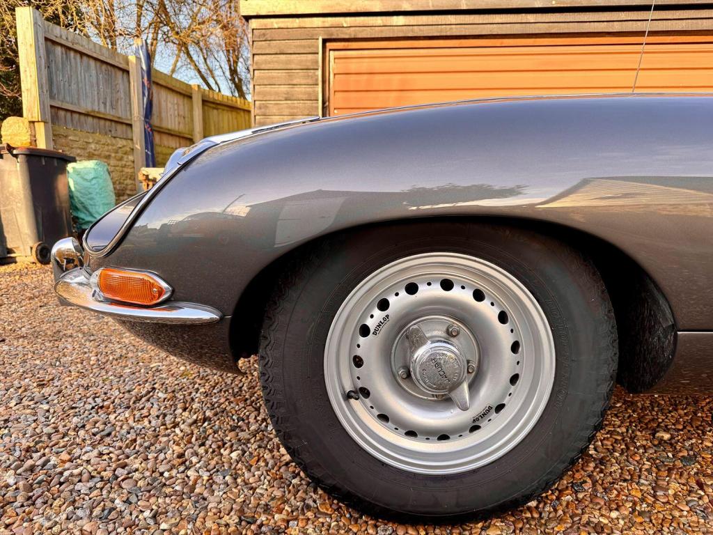 JAGUAR E-TYPE