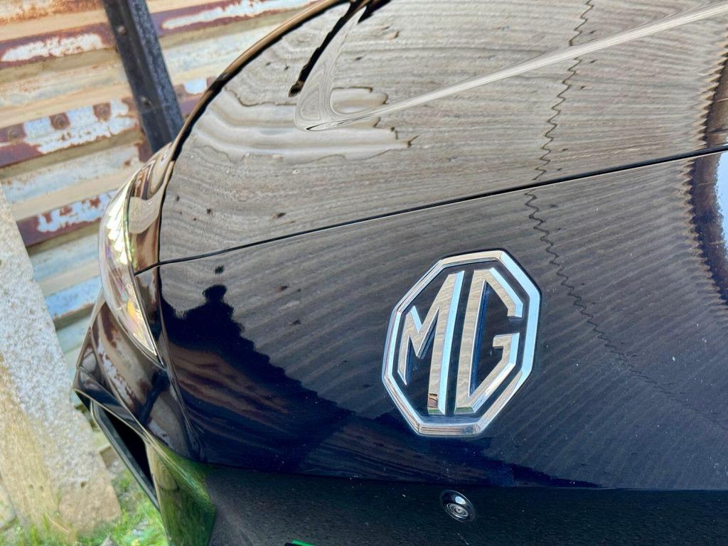 MG MG4