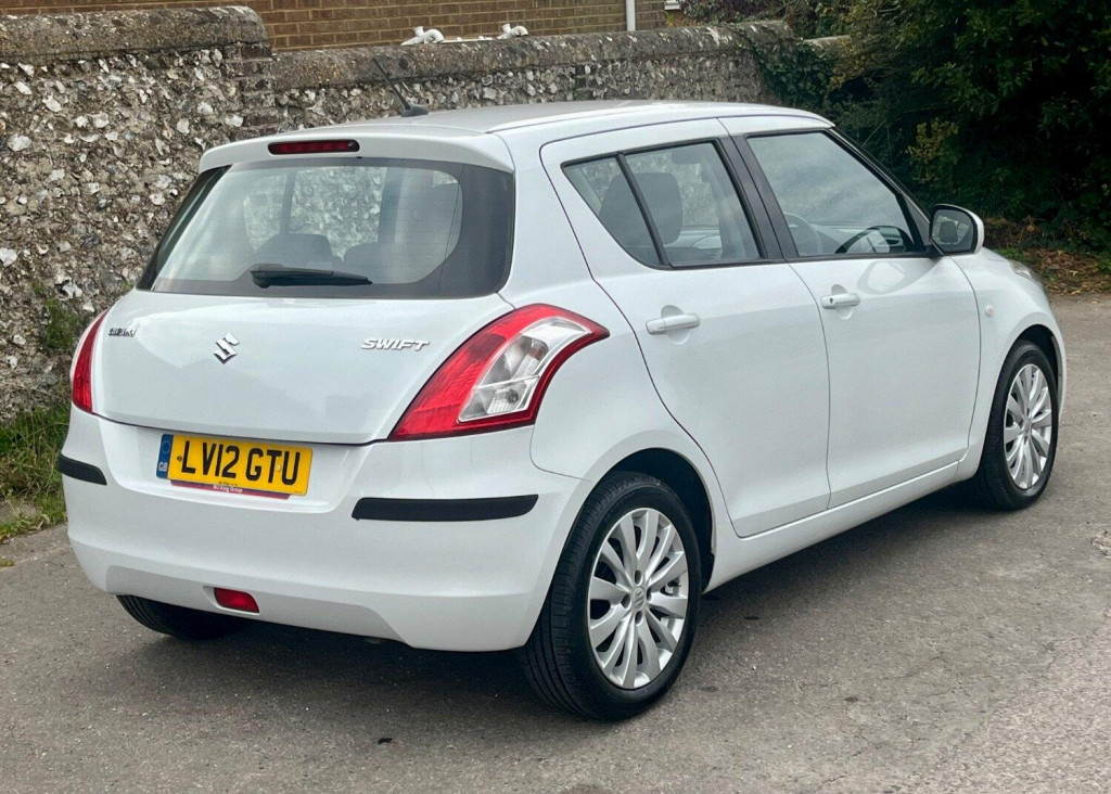 SUZUKI SWIFT