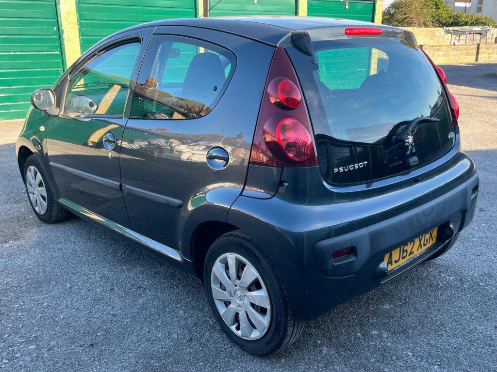 PEUGEOT 107