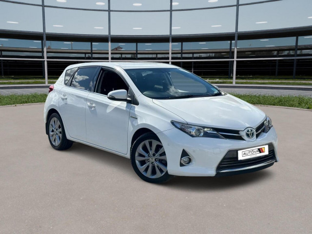 TOYOTA AURIS