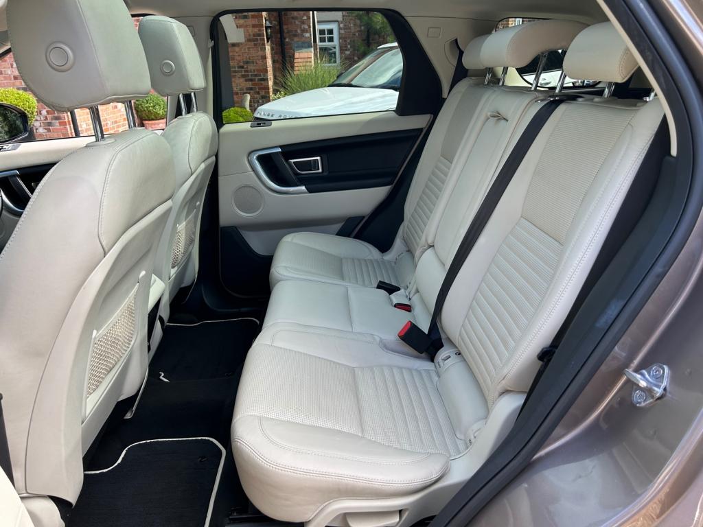 LAND ROVER DISCOVERY SPORT