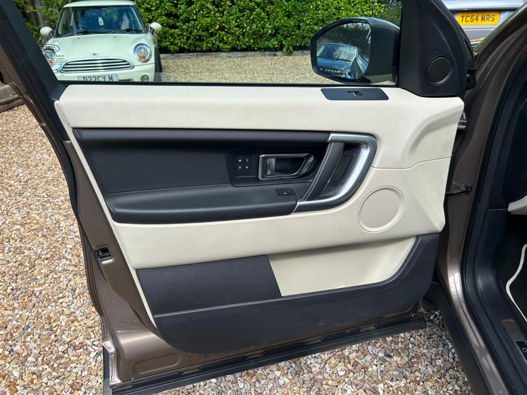 LAND ROVER DISCOVERY SPORT