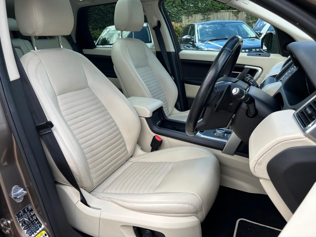 LAND ROVER DISCOVERY SPORT