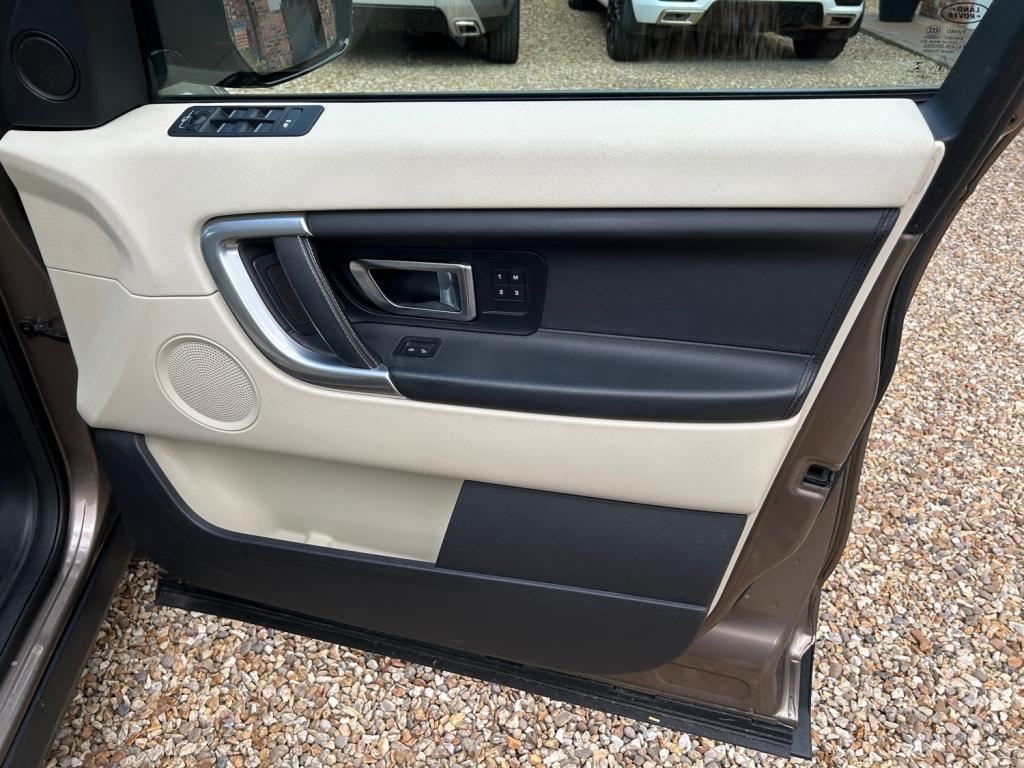 LAND ROVER DISCOVERY SPORT